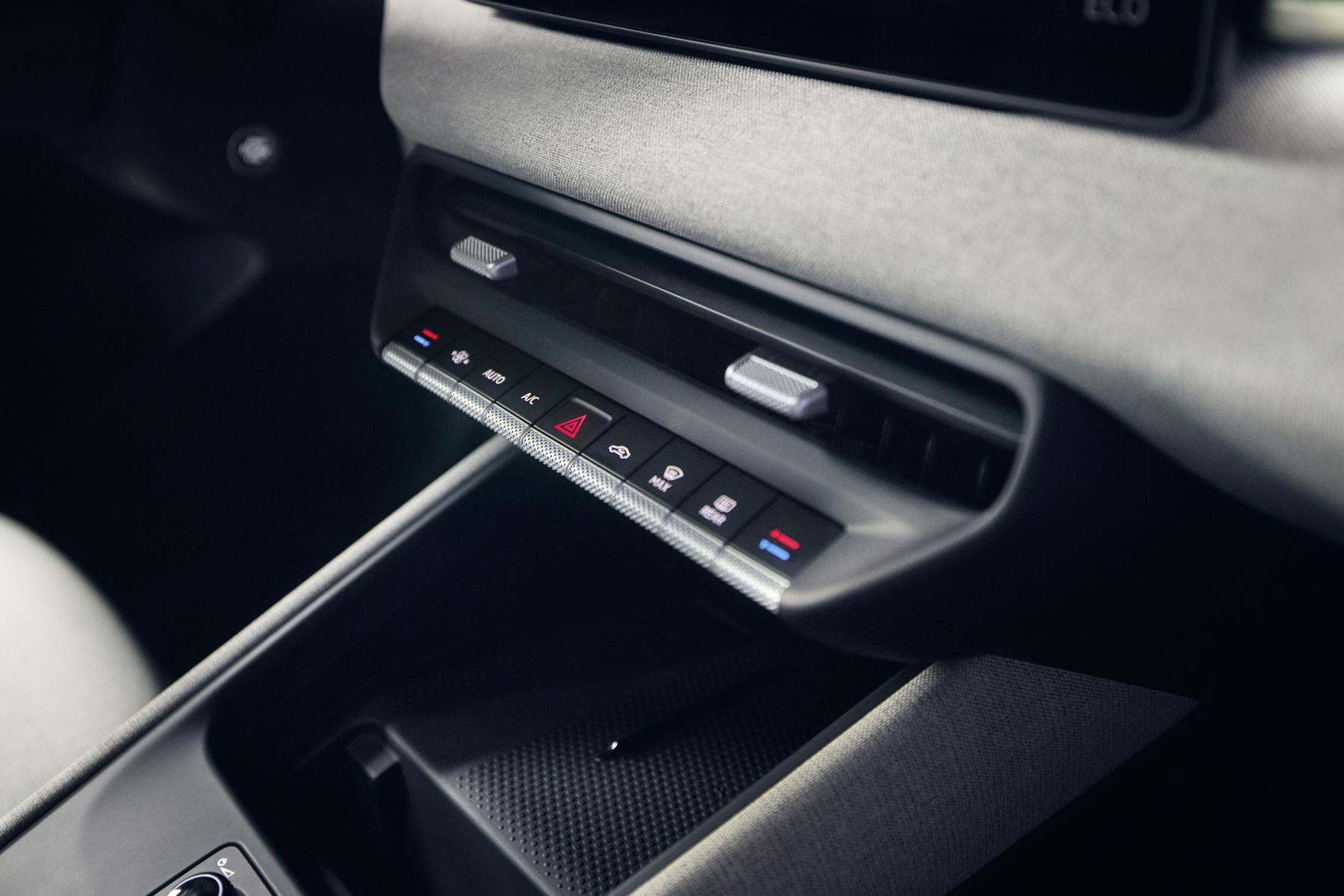 DB2026AU00359_medium