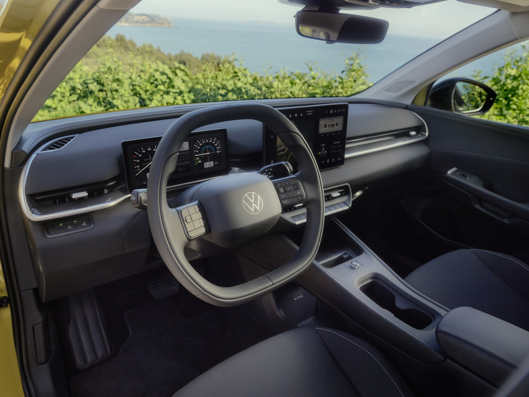 DB2026AU00366_medium