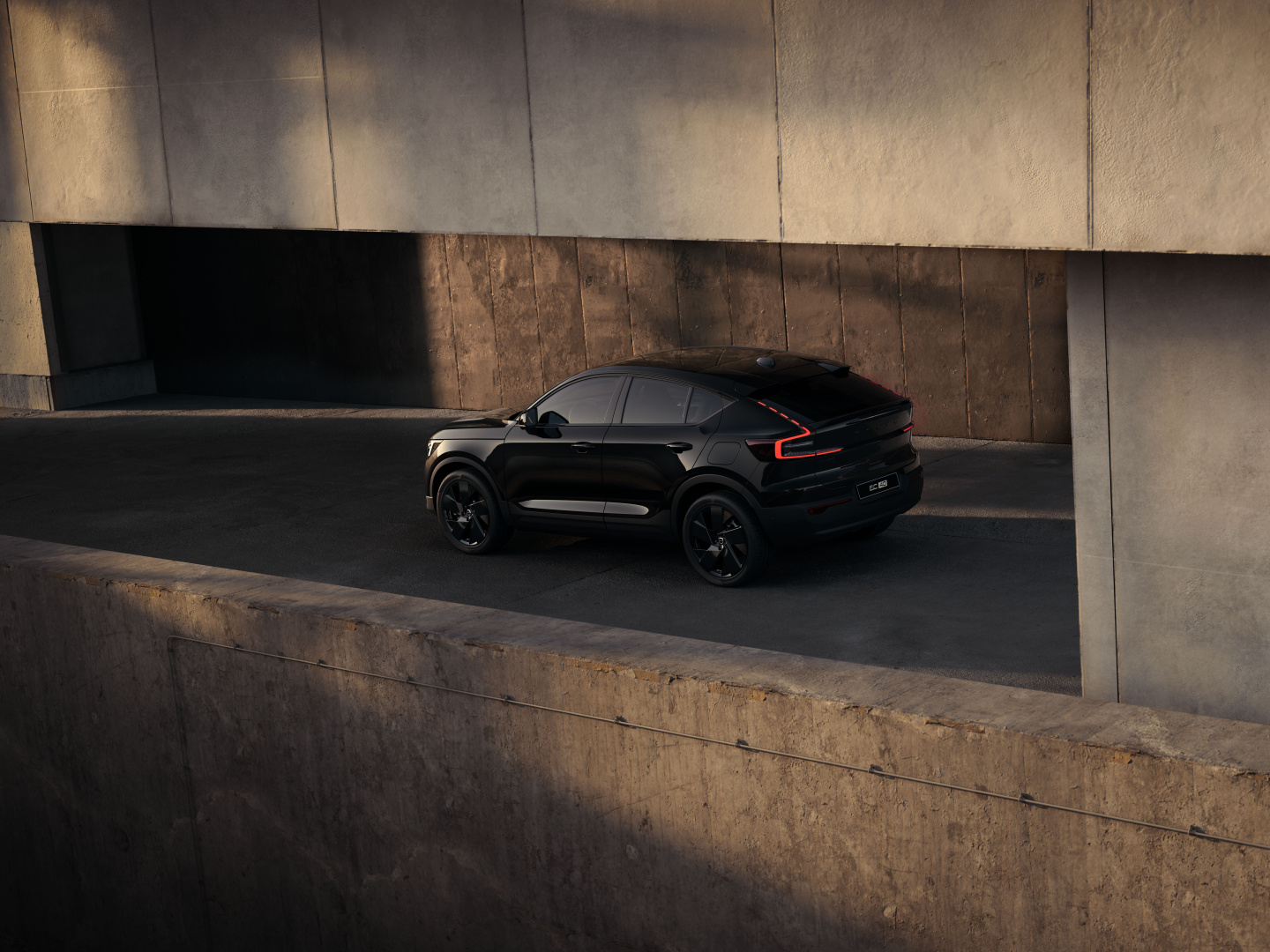 SMALL_The_New_Volvo_EC40_Exterior_3QRear