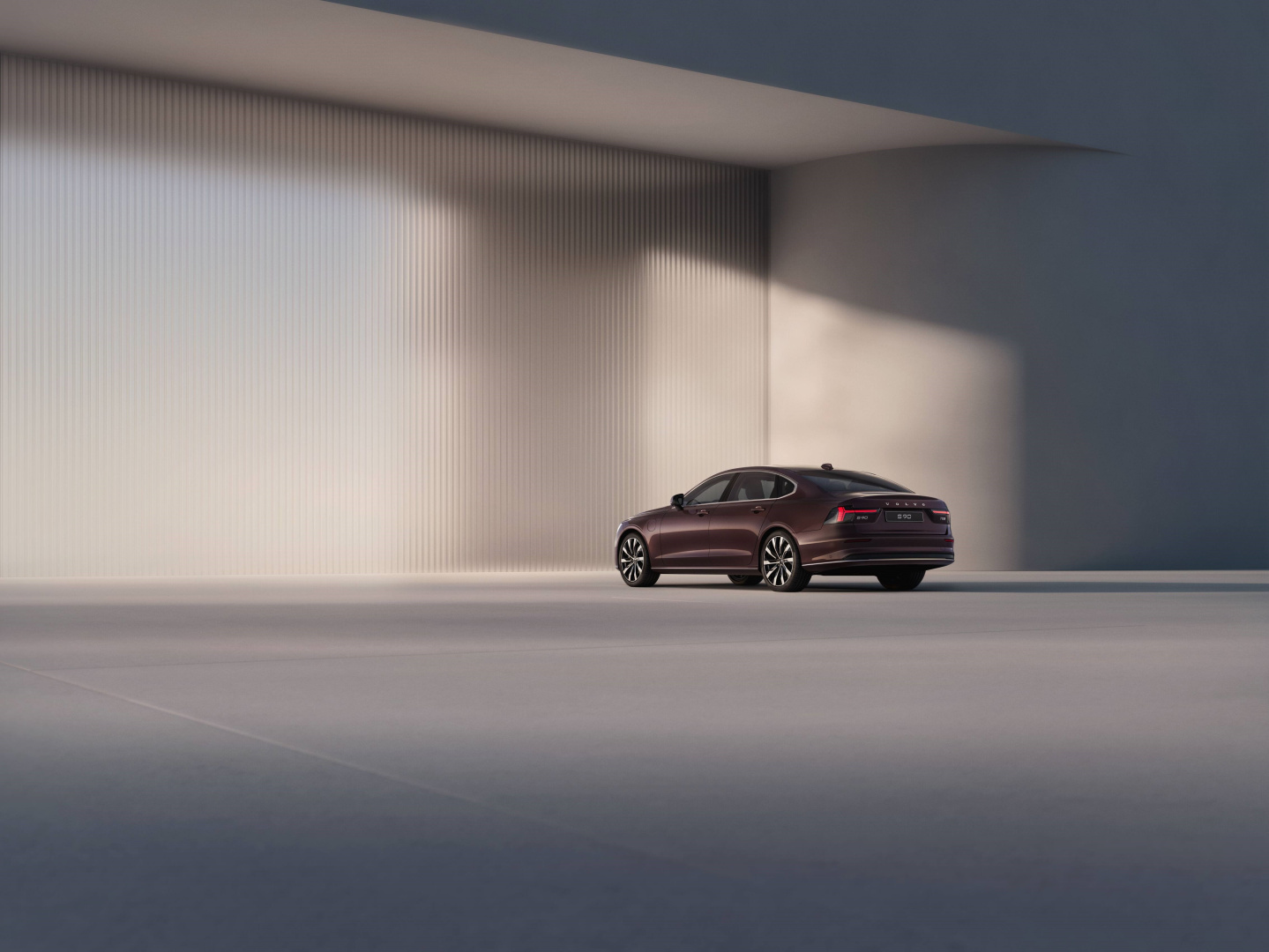SMALL_347787_Refreshed_Volvo_S90_exterior
