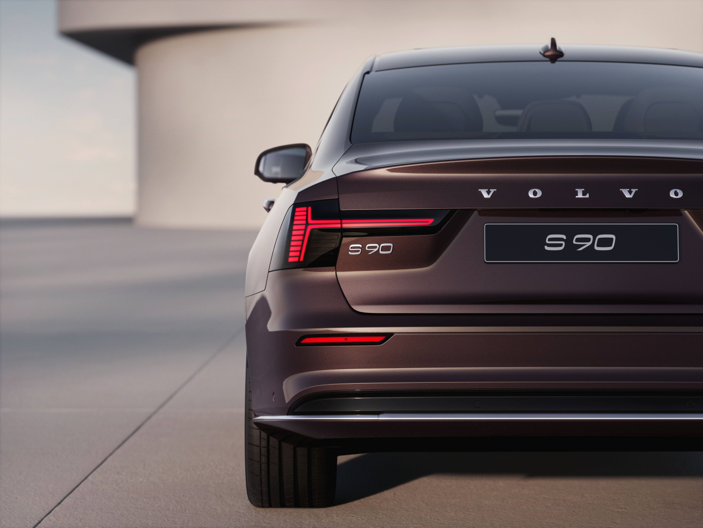 SMALL_347793_Refreshed_Volvo_S90_exterior