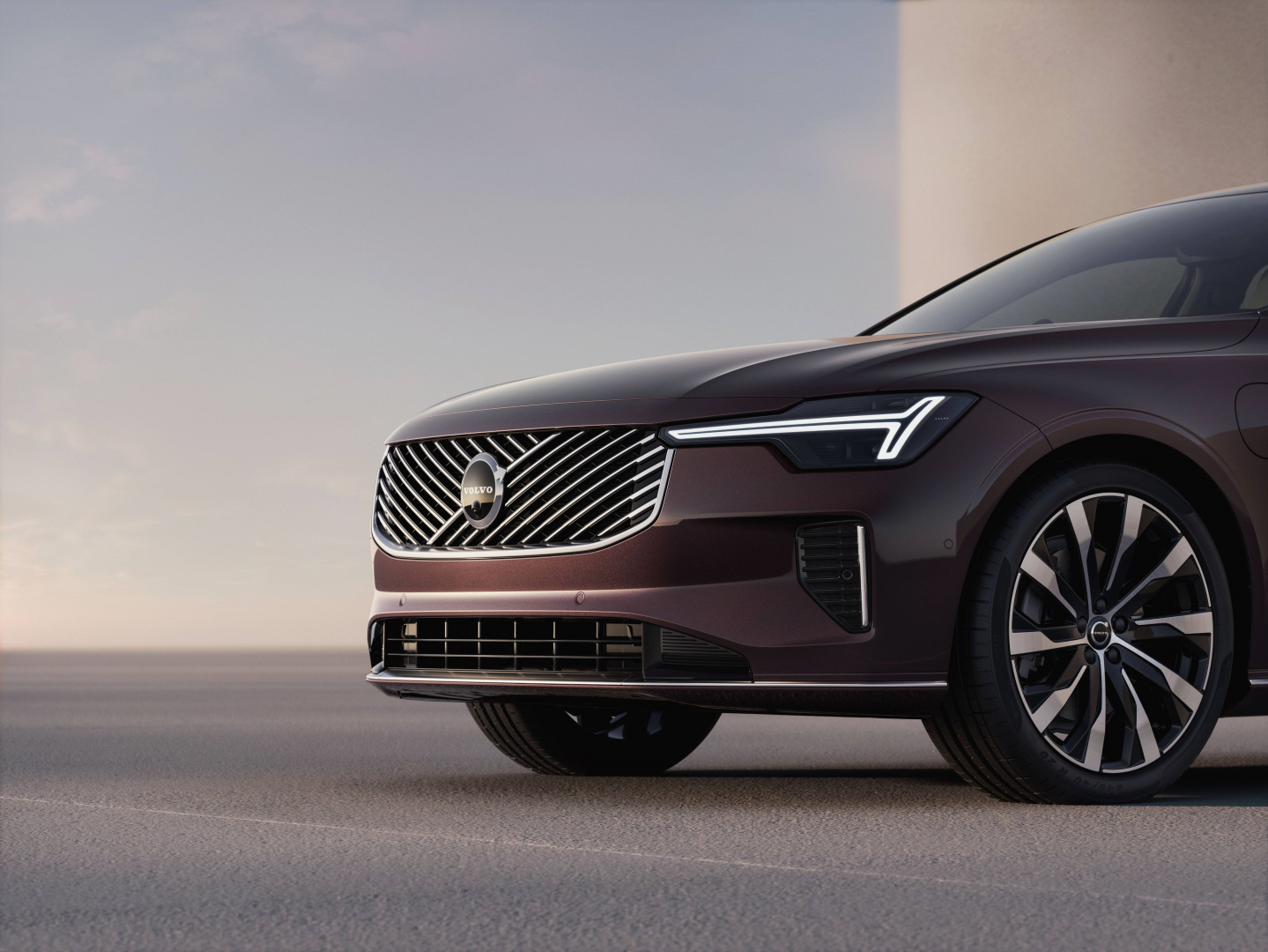 SMALL_347794_Refreshed_Volvo_S90_exterior