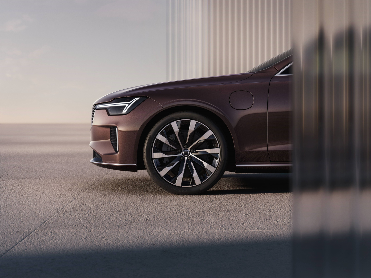 SMALL_347795_Refreshed_Volvo_S90_exterior