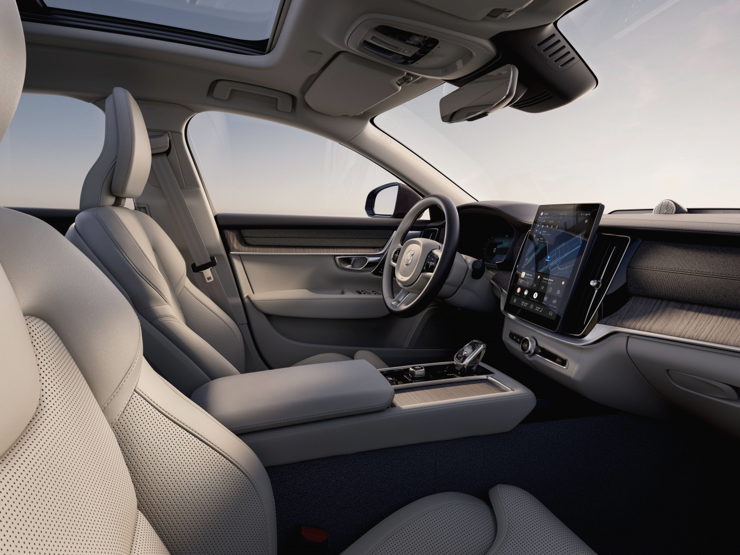 SMALL_347796_Refreshed_Volvo_S90_interior