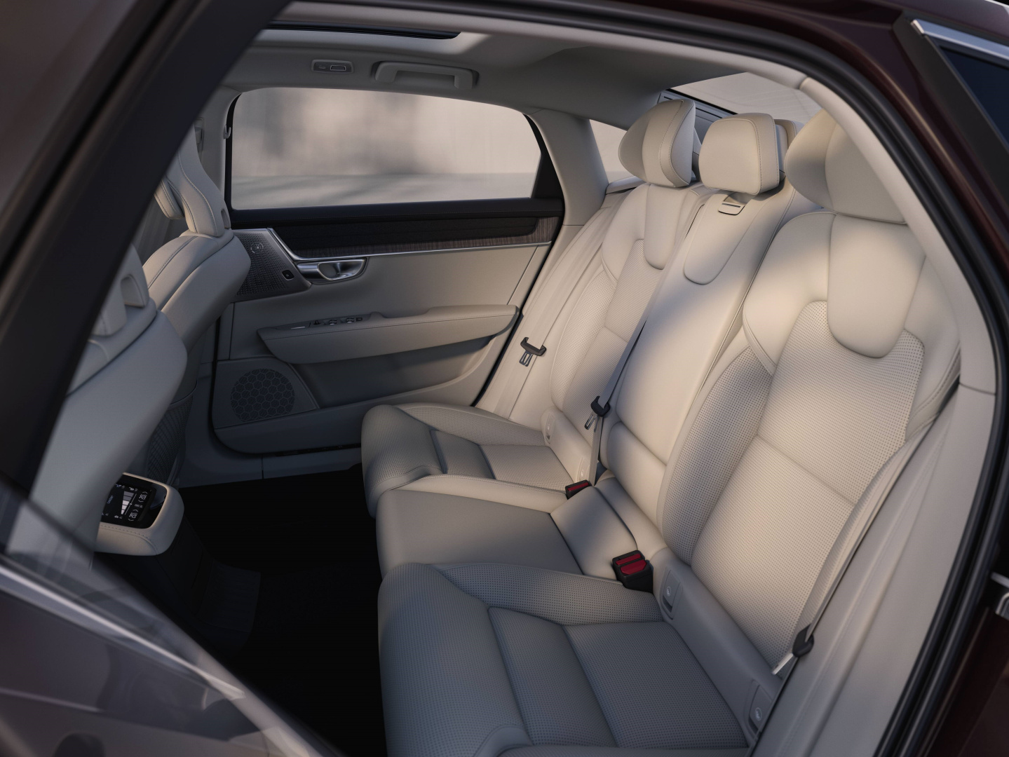 SMALL_347799_Refreshed_Volvo_S90_interior