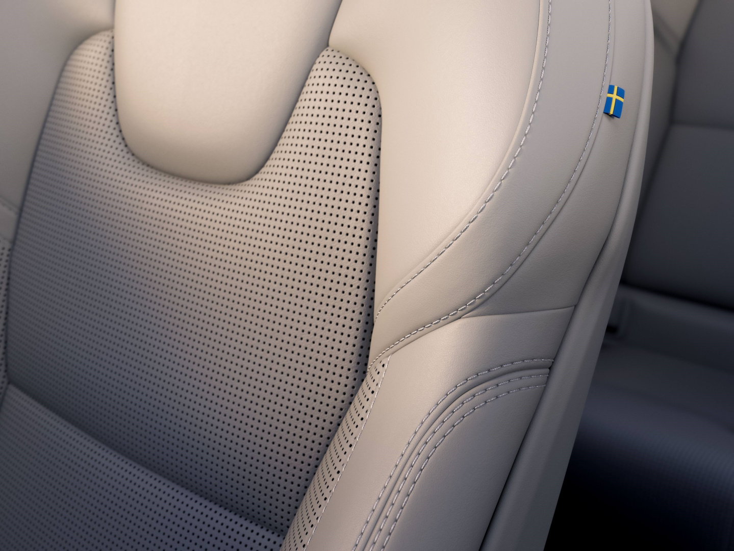 SMALL_347801_Refreshed_Volvo_S90_interior