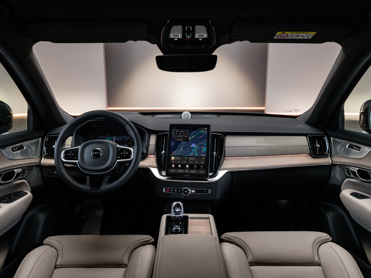 SMALL_The_Volvo_XC90_Studio_WholeDash