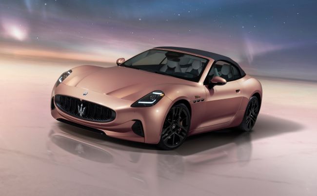 Maserati 「Folgore Day」揭幕全新純電紀元 演繹純電義式奢華的未來面貌 純電敞篷雙門轎跑 GranCabrio Folgore 全球首秀
