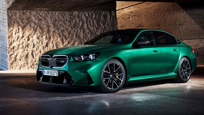 車重2.4噸 零百照樣只需3.5秒 採用V8 Plug-In Hybrid的全新G90 BMW M5