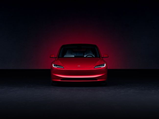 Model 3 煥新版首季交付突破 2,000 輛  Tesla 第二季掛牌逾 5,800 輛 再創台灣電動車掛牌紀錄