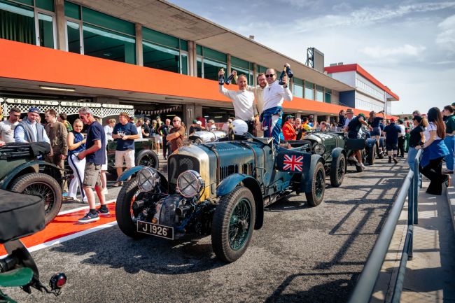 停產的94年後 首輛Bentley 6½ Litre Blower Continuation複刻車款完成了24小時耐力賽