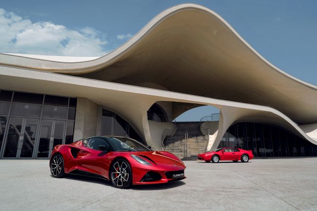 與風共逐，優雅綻放  Lotus Emira Turbo SE煥新升級，正式抵臺亮相