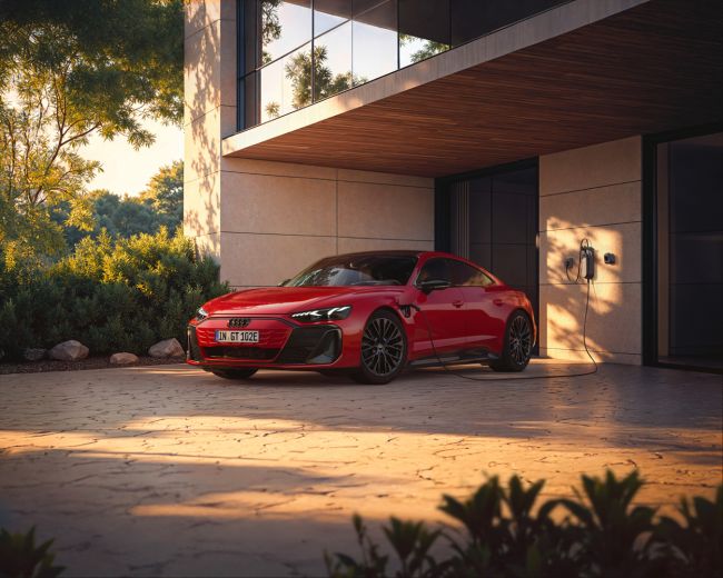 成為電動鋼鐵人的距離更近了 更入門且身懷585匹馬力的Audi e-tron GT quattro