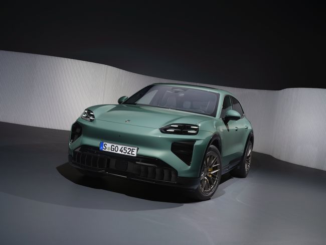 保時捷發表第二款純電動 SUV 全新保時捷 Cayenne 純電 Cayenne 寫下 SUV 科技發展新篇章