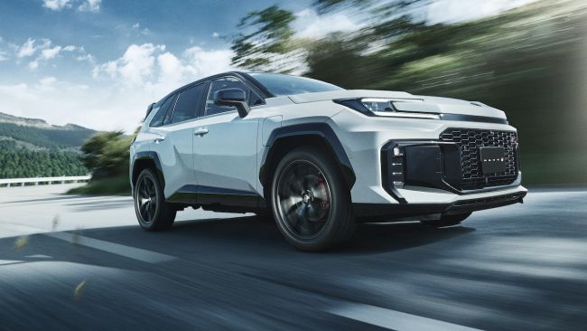 【插電混動科技加持,馬力突破300匹之譜的全新Toyota RAV4 PHEV日本搶先登場!不只相伴出遊,更為生活供能!】