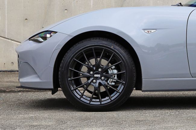 秉持輕量化初衷 經典鍛造工藝深化 Roadster 駕馭魅力 台灣馬自達推出 MAZDA MX-5 專屬 BBS 鍛造鋁圈升級套組