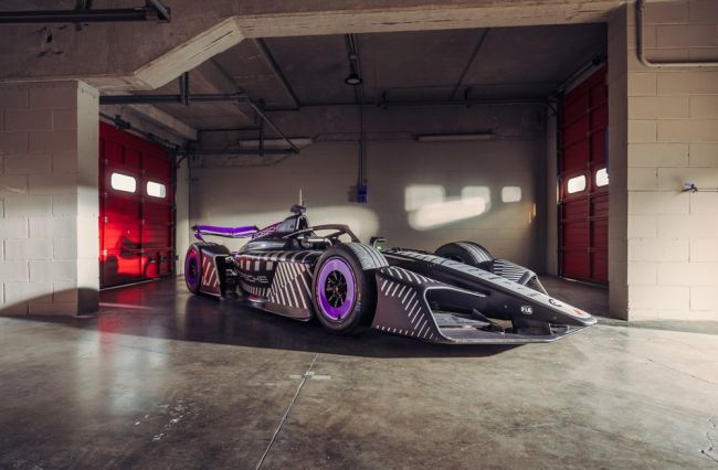 ABB FIA 電動方程式世界錦標賽 保時捷發表新世代 Formula E 賽車 975 RSE