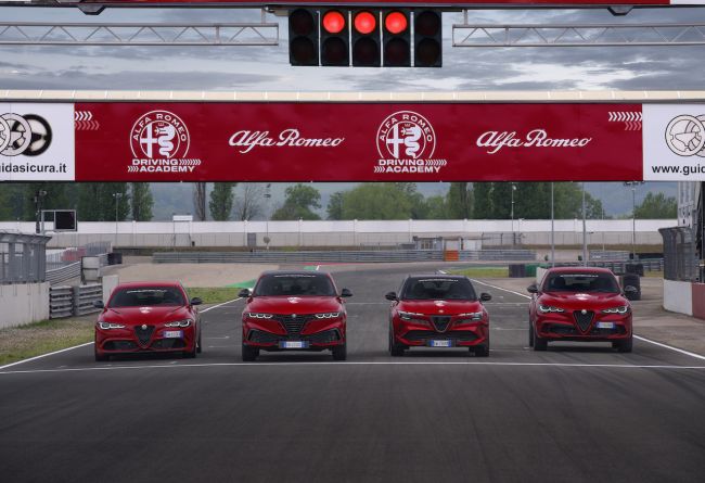 Alfa Romeo 攜手 「Scuderia de Adamich 」打造義大利總部專屬駕馭學院 強化 Alfa Romeo 駕駛信仰品牌價值 台灣市場亦同步開展駕馭體驗活動!