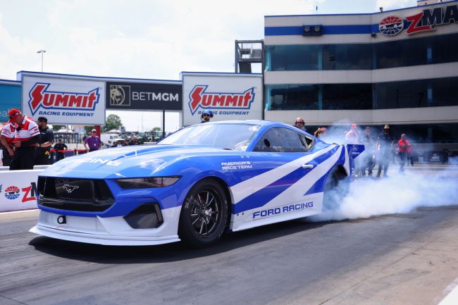 6.76秒衝上350公里！Ford Mustang Cobra Jet 2200成為全球最速1/4英里加速電動賽車
