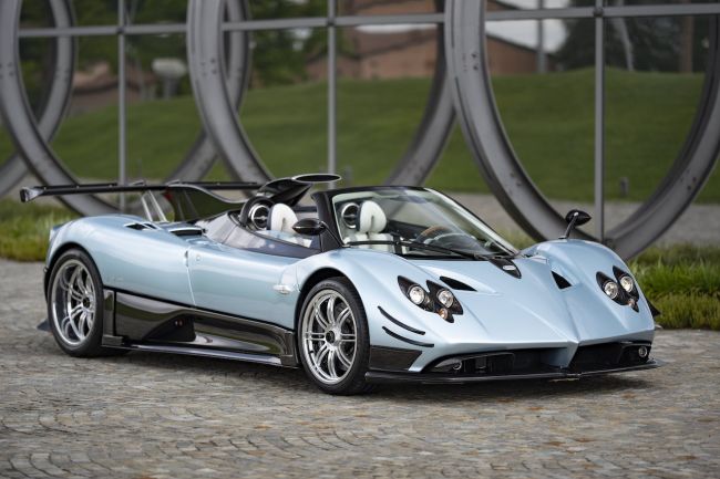 【Zonda 不死！Pagani於科莫湖展示全新客製之作Zonda Cervino再創車系新風貌！同場加映完美修復的Zonda C12 S展現經典之美！】