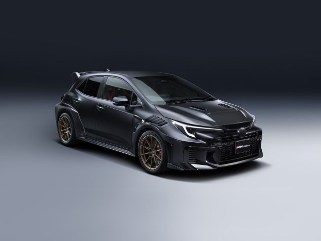 【拆掉後座瞄準紐北！Toyota GR旗下第二輛GRMN公路版賽道車款GRMN Corolla正式亮相！「一限制」恐令全球車迷再度心碎？】