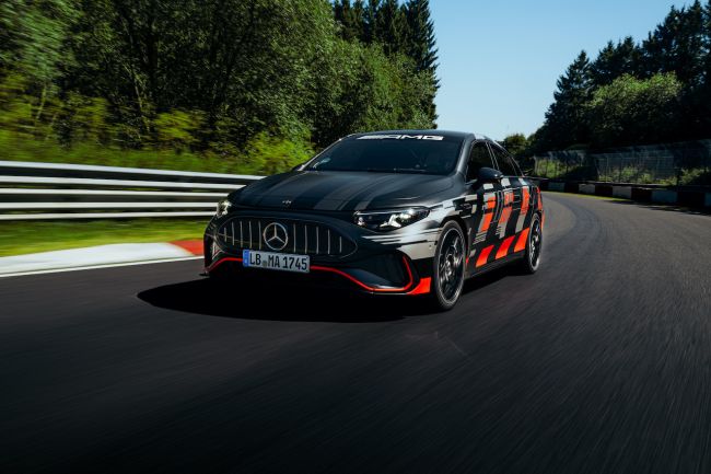 【紐北圈速更勝Taycan Turbo S！Mercedes-Benz CLA 45 4MATIC+再創紐北佳績 7:32.070成同級最速！】