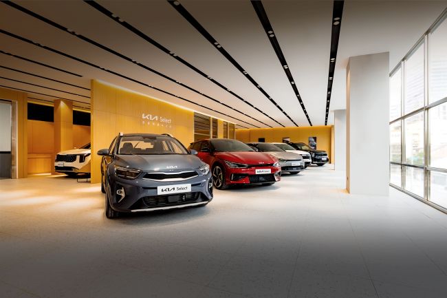 Kia Select原廠精選中古車展,高雄民族展間熱烈登場 8月23日當日限定,逾40台主管配車/公務/試乘車展示 最高享逾70萬專屬禮遇