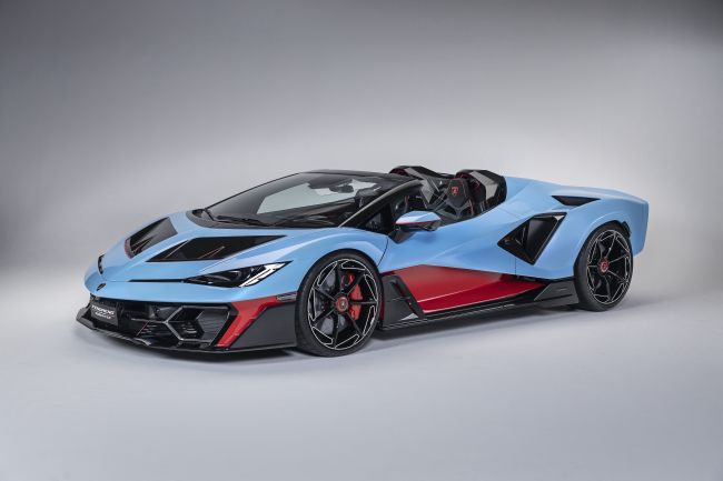 賽道基因,淬鍊出極致性能 普利司通成為 Lamborghini Fenomeno Roadster 獨家輪胎夥伴