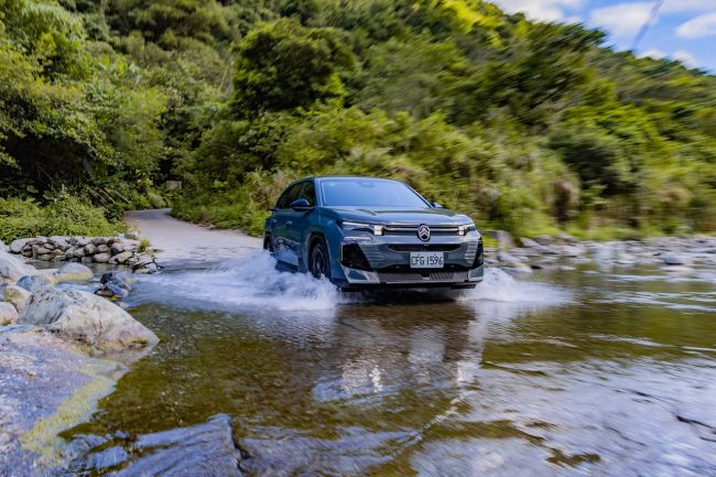 STAY TOGETHER 相伴出發．共享每一程 PEUGEOT、CITROËN 9 月購車享逾 10 萬元購車禮遇　 ALFA ROMEO 大鵬灣賽道體驗釋放義式性能