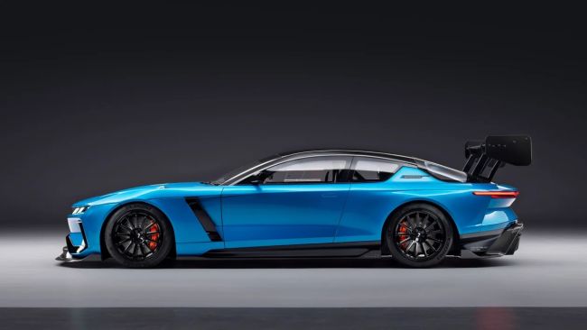 【經典英倫GT化身賽道猛獸!Jensen Interceptor GTX挾6.8升粗勇V8與960匹馬力猛爆登場!】