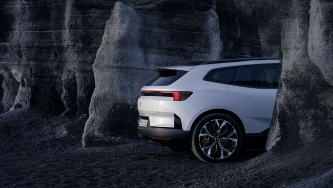 【名曰SUV造型更近似Wagon的 Polestar 4 SUV變體登場!續航、效能依舊強勁卻有更大輛運載空間!】