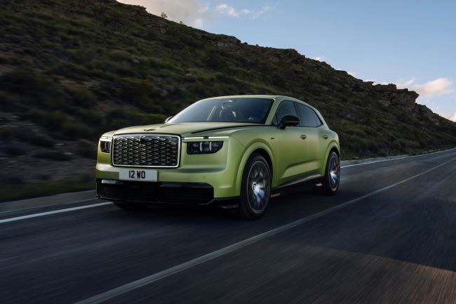 【正式入主超豪華純電戰局!Bentley Torcal霸氣休旅身姿與888匹品牌最強性能登頂豪華純電SUV之王!】