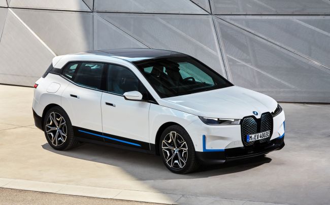 顛覆電能框架 全新BMW iX豪華純電旗艦休旅 316萬元起正式預售！