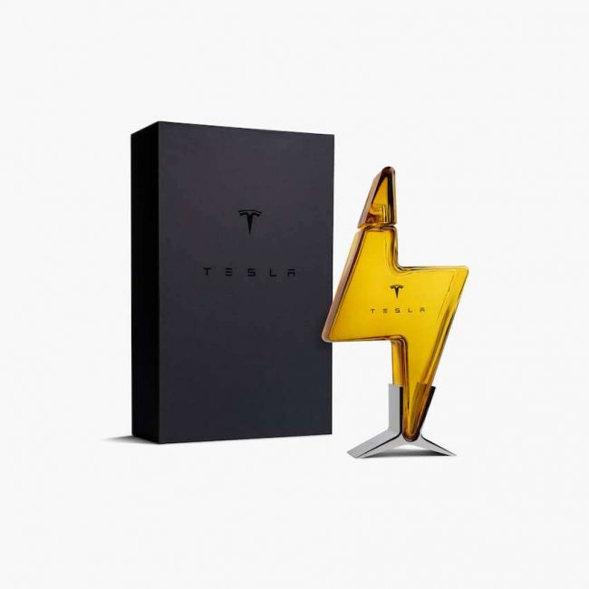 限量「 Tesla 閃電玻璃酒瓶」台灣也買得到！