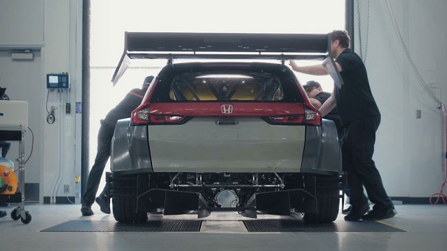 休旅車也瘋狂 800匹馬力的Honda CR-V Hybrid Racer