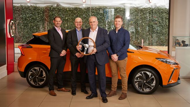 MG4 EV電動掀背 歡喜榮獲2023年度最佳英國汽車獎項