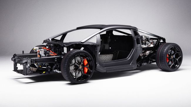 Lamborghini LB744碳纖維車體大公開
