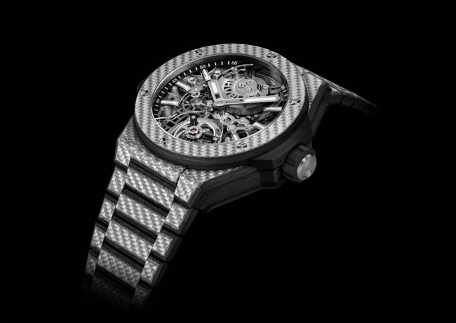 BIG BANG INTEGRATED陀飛輪全碳纖維鍊帶腕錶 材質大師之作：輕量與穩健的完美融合