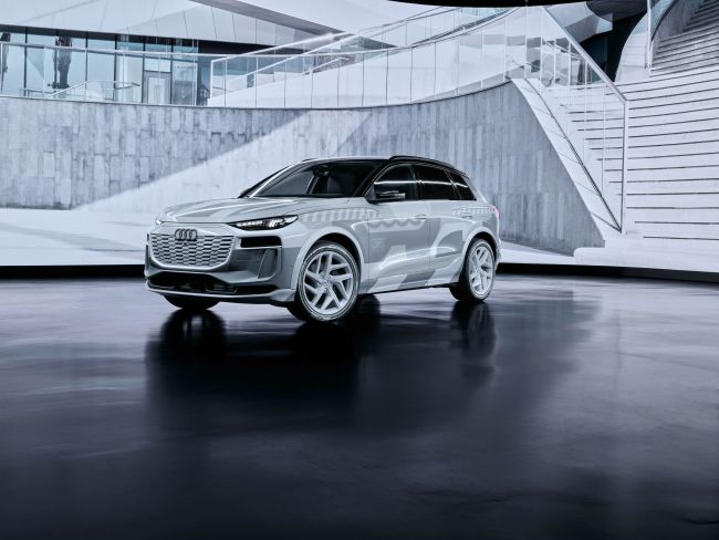 IAA 2023慕尼黑國際車展： Audi全球首演新世代Q6 e-tron內裝設計