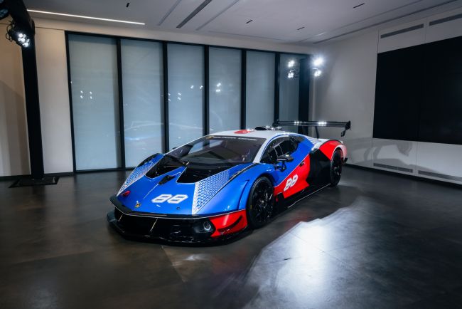 縱橫60，啟幕新境 Lamborghini即將撼動登場2024臺北車展