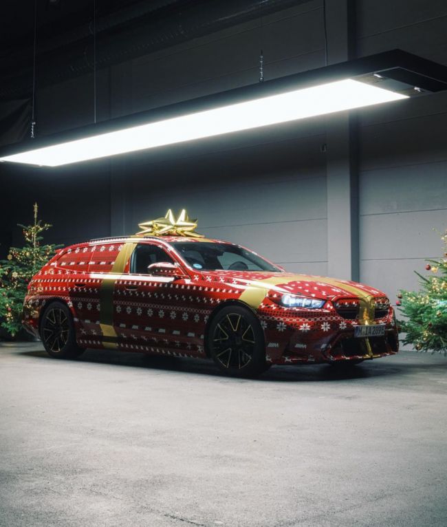 大孩子們沒了聖誕禮物 但有輛全新BMW M5 Touring絕對幸福！