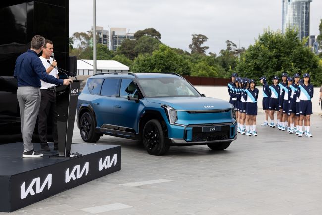 2024澳洲網球公開賽官方純電車隊新成員  The Kia EV9純電智慧旗艦LSUV勇奪  2023 Good Design Award雙項大獎