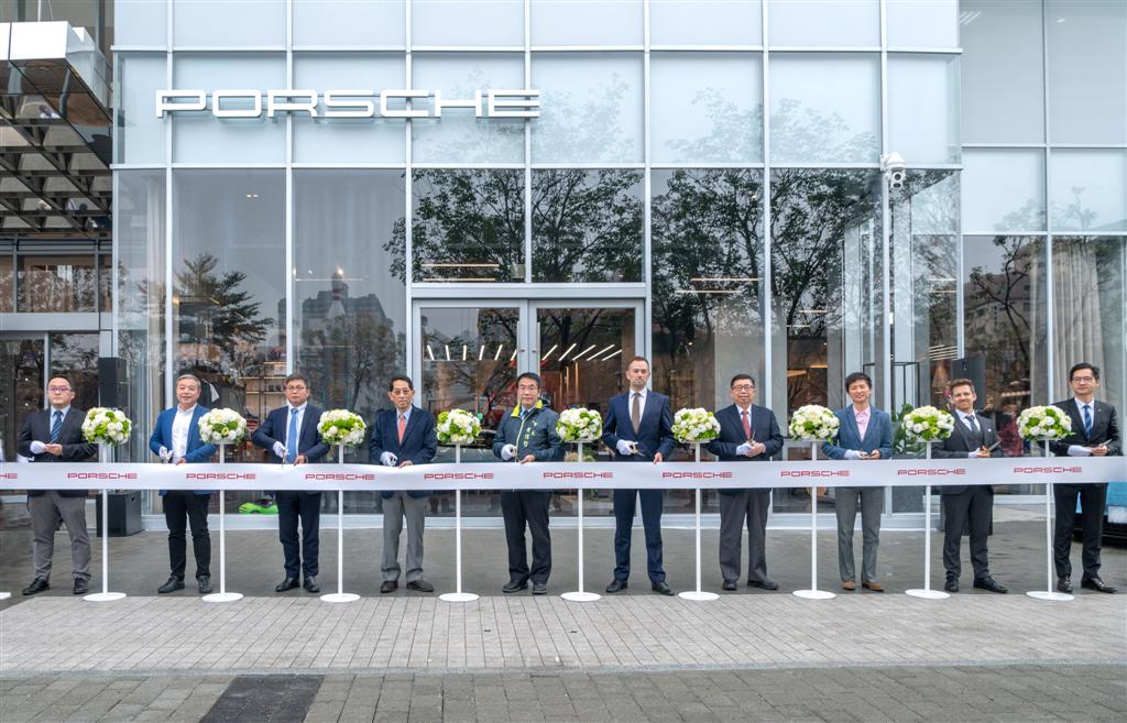 Porsche Studio 再進化 首度現身就在台灣 台南保時捷都會概念店正式開幕 打造新世代車迷交流熱點 - 試車頻道 TCar